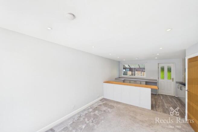 2 bed End of Terrace to rent Image 6