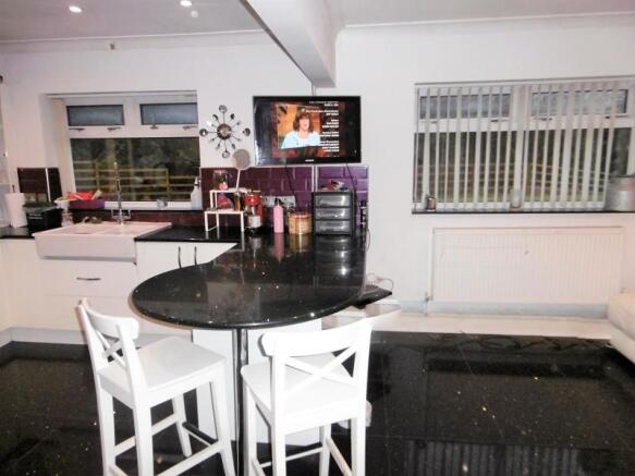 Kitchen / Breakfast Room