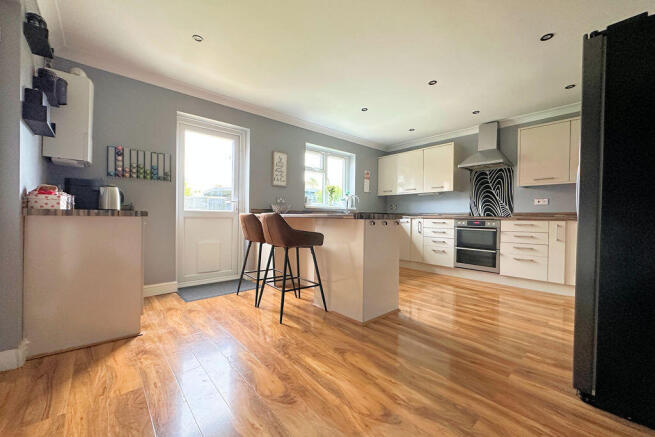 Kitchen/Breakfast Room