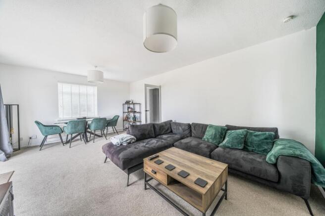 Lounge / Dining Room