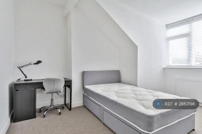 5 bed Terraced to rent Image 5