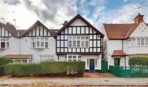 15, Temple Fortune Lane, Golders Green, London NW11 7UB
