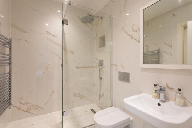 2 bed Apartment for sale Image 6