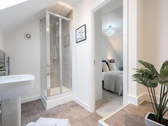 4 bed Semi-Detached for sale Image 10