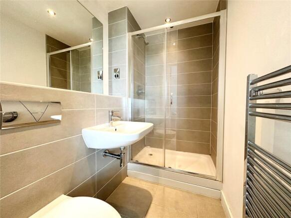 2 bed Flat to rent Image 8