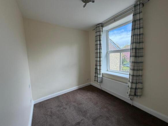 2 bed End of Terrace to rent Image 10