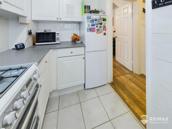 Kitchen (2).jpg