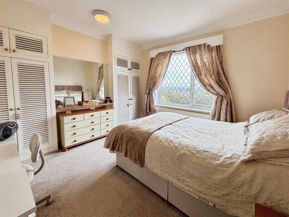 2 bed Semi-Detached for sale Image 8