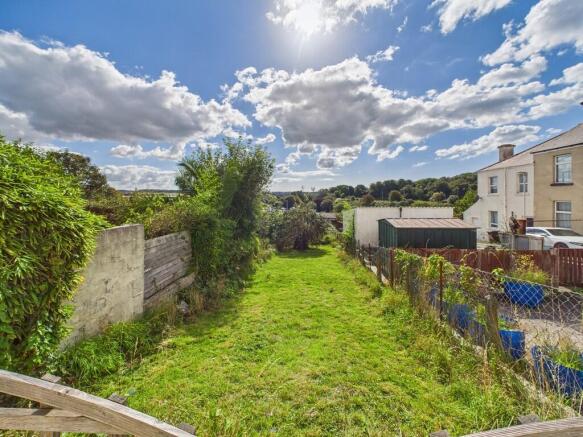 CAM02089G0-PR0573...