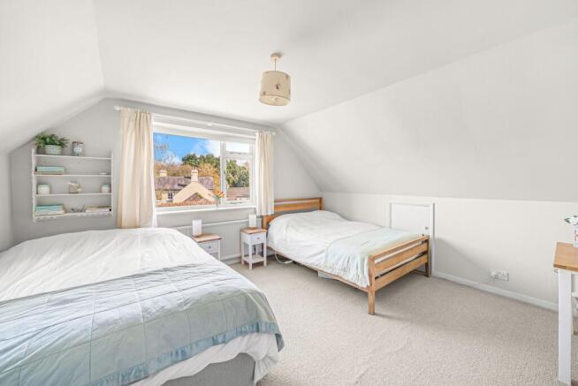 4 bed Detached for sale Image 12