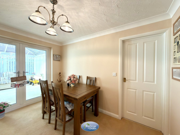 4 bed Detached for sale Image 11