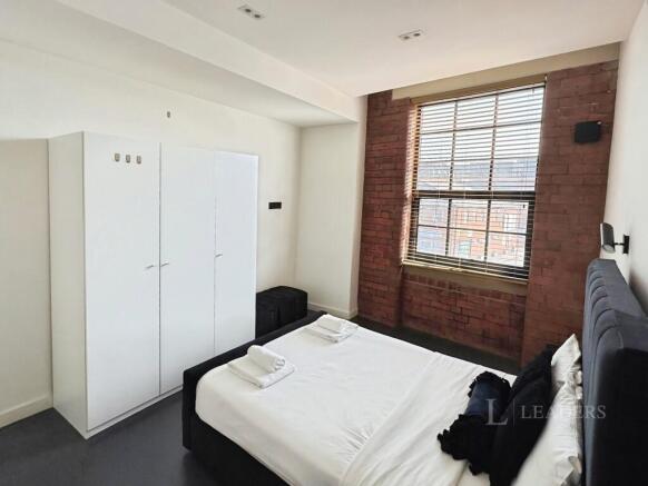 3 bed Flat to rent Image 10