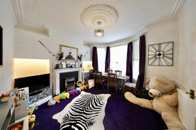3 bed Terraced for sale Image 6