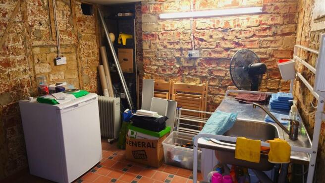Utility Room 01.JPG