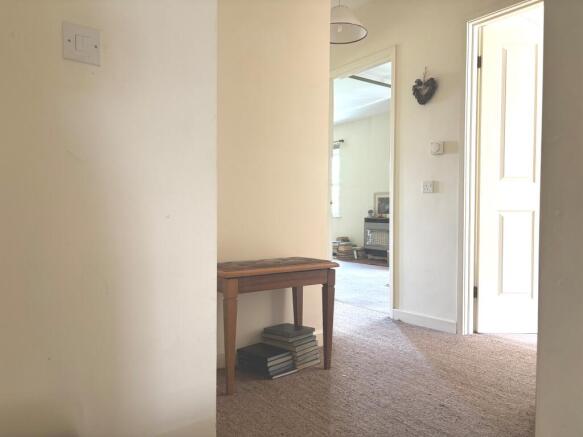 2 bed Flat for sale Image 8
