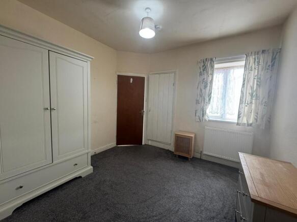 2 bed House to rent Image 4