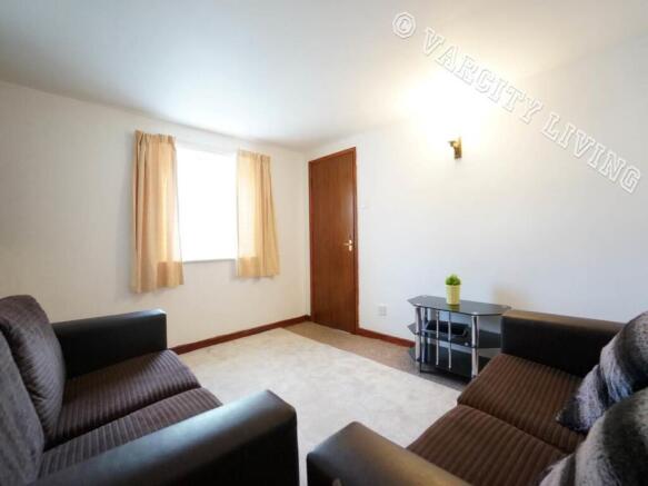 40Glanrafon_livingroom4.JPG