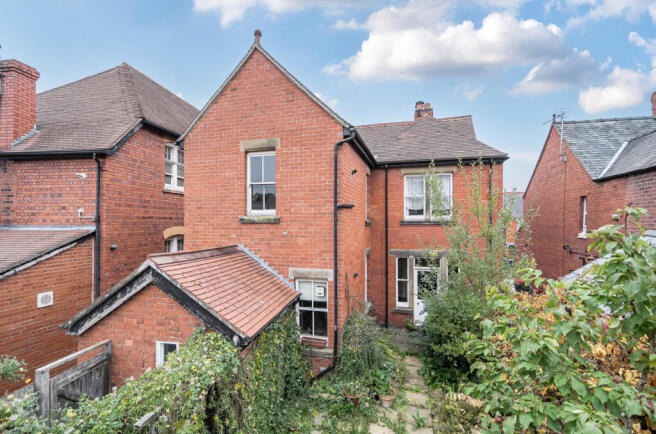 1366063-11-68efcb...