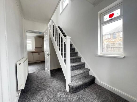 3 bed Semi-Detached to rent Image 4
