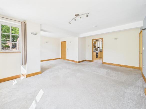 Lounge /Dining Room