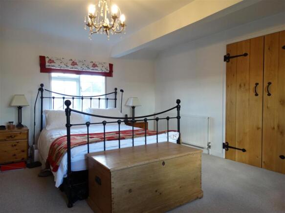 MAIN BEDROOM EXTRA