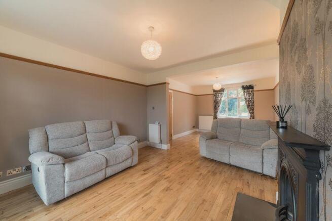 Living Room/Di...