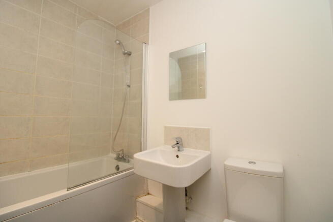 2 bed Apartment to rent Image 5
