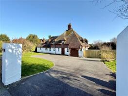 15 The White House, Old Camp Road, Eastbourne BN20 8DH