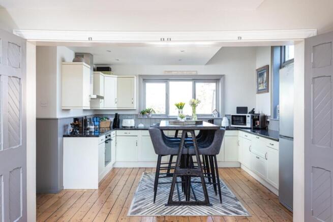 3 bed House for sale Image 9