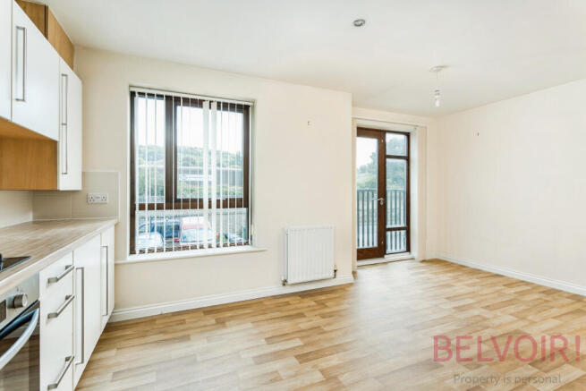 4 bed Town House for sale Image 12