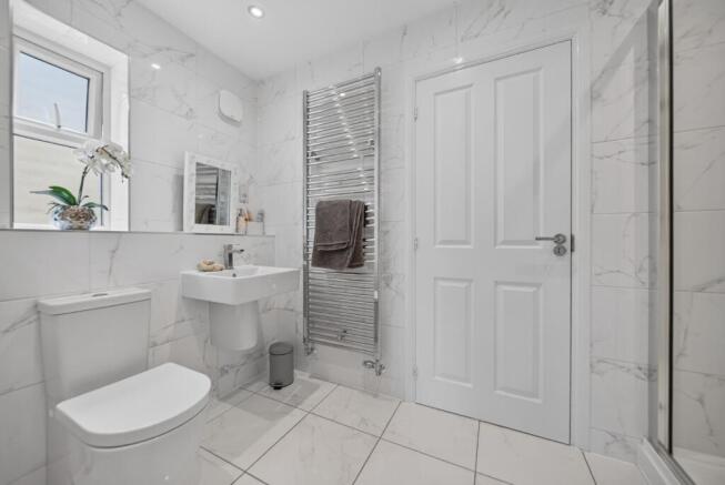 4 bed Detached for sale Image 12