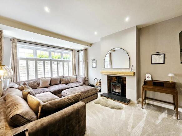 4 bed Semi-Detached for sale Image 4