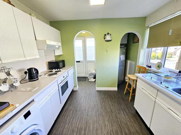 2 bed Semi-Detached Bungalow for sale Image 4