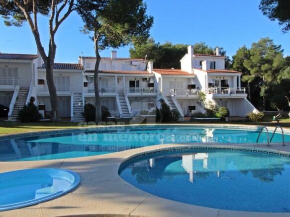 Licensed flat with pool in Addaia