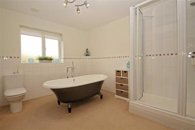 ENSUITE BATHROOM