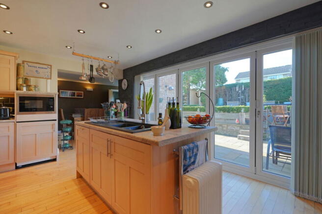 4 bed Detached for sale Image 7