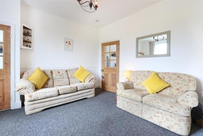 Living Room3.jpg