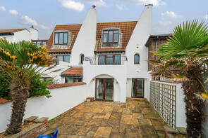 17, Shingle Bank Drive, Lymington SO41 0WQ