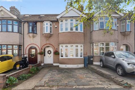 Havering Gardens, Chadwell Heath, RM6
