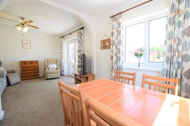 Lounge/Dining area