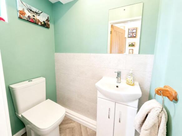 3 bed Semi-Detached for sale Image 9