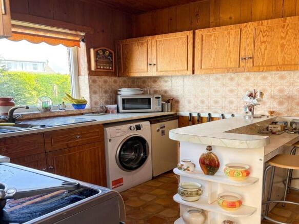 BREAKFAST KITCHEN