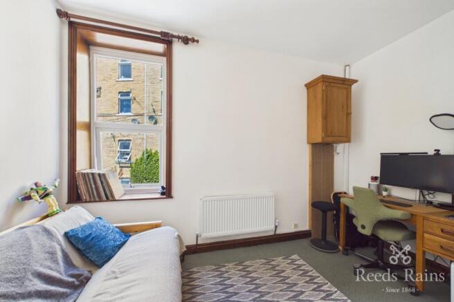 2 bed Terraced to rent Image 6