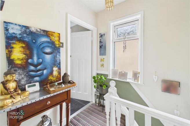 2 bed Semi-Detached for sale Image 6