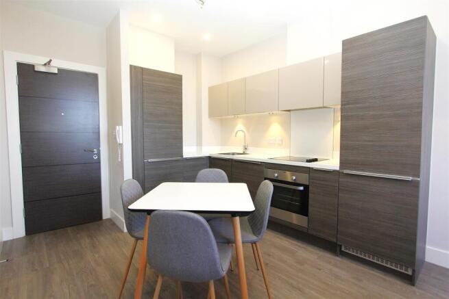 1 bed Flat to rent Image 2