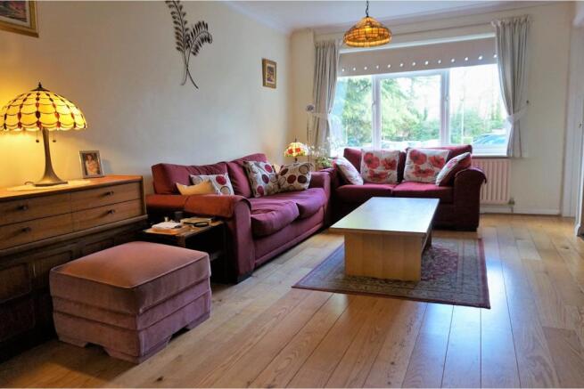 Lounge/Dining Room
