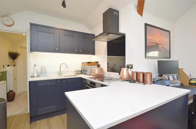 Kitchen2.jpg