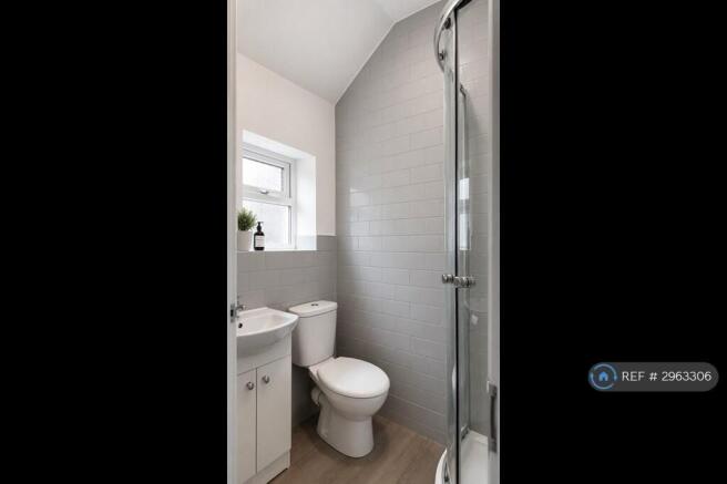 5 bed Flat to rent Image 9