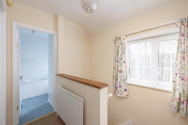 3 bed House for sale Image 10