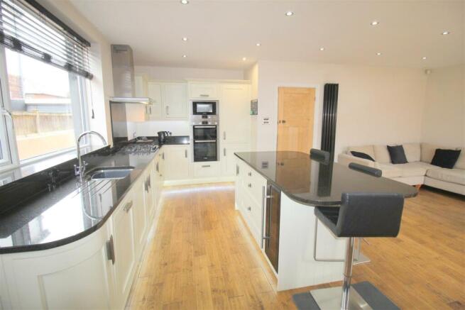 Open Plan Living/Dining Kitchen